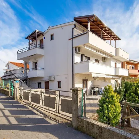 شقة Gorgeous In With House Sea View *