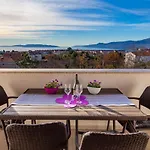 Gorgeous In With House Sea View