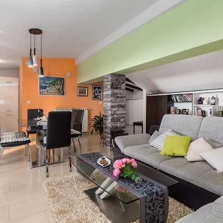 Gorgeous In With Kitchen Apartment Rijeka