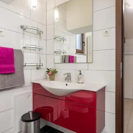 Beautiful In Apartman